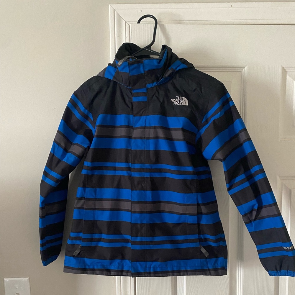 Boy’s The NorthFace raincoat